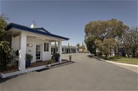 Colonial Motel  Apartments - Click Find