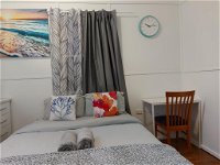 Comfortable Guest Room closes to Emerald CBD - Seniors Australia