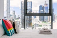 Convenient and Bright 1BED APT at South Brisbane - Internet Find