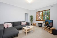 Cosy 2BR plus Parking in Nth Sydney - Click Find