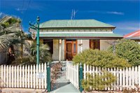 Emaroo Cottages Broken Hill - Click Find