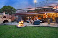 Gladstone Backpackers - Click Find