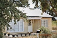 Happy cozy house for holidays Beach BBQ Pet friendly 35kms from CBD in country life style  - Australian Directory