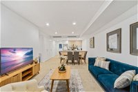 HomeHotel New and Comfort 3 Bedrooms security Apt - Seniors Australia
