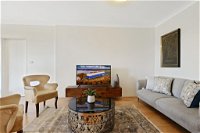 HomeHotel-Ultra Convenient Luxury Apartment close to Train Shops CBD - Seniors Australia