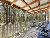 Kangaroo Cottage - cute Accom in bushland setting