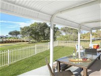 Kendalls Beach House - Australian Directory