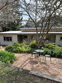 Leura Lodge at Mt Victoria - Internet Find