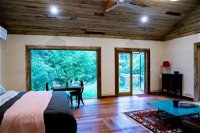 Luxury Forest Retreat - Puffing Billy - Seniors Australia