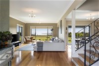 LUXURY WATERFRONT FAMILY HOME-TASMANIA I-L'Abode - Internet Find