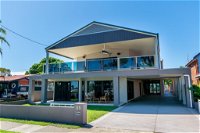 Magical holiday home - Welsby Pde Bongaree - Internet Find
