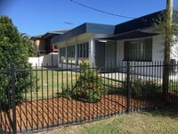 Pet Friendly home walking distance to Surf Beach - North St Woorim - Seniors Australia