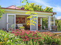 Poppy Cottage-delightful pet friendly weatherboard - Seniors Australia