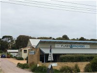 Port Campbell Guesthouse  Flash Packers - Internet Find