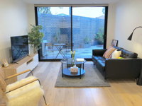 Pride Bentleigh Apartment with Private Garden - Click Find