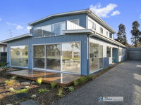 Pukeko Beach House Rhyll - Renee