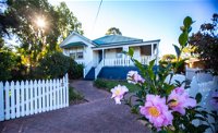 Queen Bee Cottage Milton - Click Find