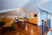 Quiet Private Studio In Strathfield with Kitchenette and Private Bathroom 3min to Station sleeps 6 - Click Find