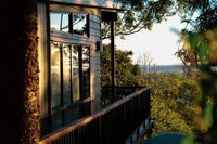 Rainforest Gardens - Luxury Hillside Chalets with Views to Bay  Islands - Adwords Guide