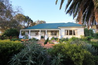 Rostrata Country House - Australian Directory
