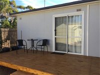 Self Contained Cabin - Click Find