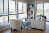 Shades of Blue Eco Retreat - Click Find
