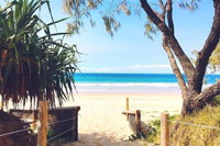 Steps from Mudjimba Beach 3 BR Apt Sunshine Coast with WIFIPoolParking - Internet Find