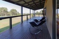 Studio 165 Hidden Gem on 50 acres with bay views - Realestate Australia