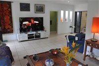 STUNNING MAGNETIC ISLAND HOMEPRIVATE LARGE POOLADULTS ONLY