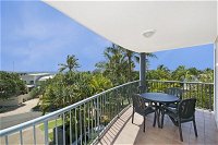 Sunshine Cove across the road from the beach - Click Find