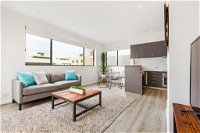 Surry Hills Modern Self-Contained One-Bedroom Apartment 19 FOV - Click Find