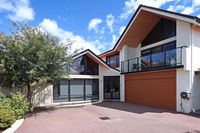 Swanriver Applecross Shortstays - Petrol Stations