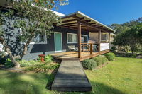 Tallowood beachfront cottage