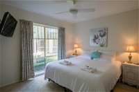 The Birch House - Silver Birches Luxury Accommodation Bright - Suburb Australia