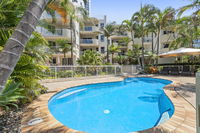 The Burlington Holiday Apartments - Qld Realsetate