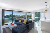 The Princess of Bulimba - Executive 3BR Bulimba Apartment with Large Balcony Next to Oxford St - Click Find
