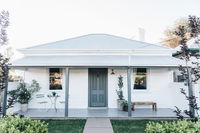 The Repose - Boutique Cottage - Suburb Australia