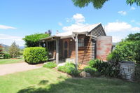 The Settlers Cottage - Kangaroo Valley - Petrol Stations