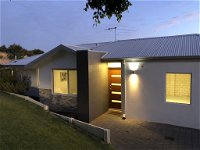 Three Bedroom Two Bathroom Family Home - Internet Find