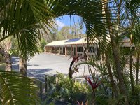 Tin Can Bay Motel - Click Find