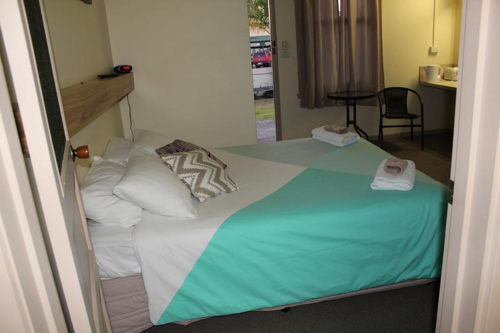 Tocumwal Hotel Motel (The Palms) - thumb 0