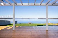 Tranquility Absolute Waterfront - Pet Friendly - 10 Mins to Hyams Beach - Adwords Guide
