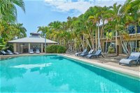 Trinity Beach Club Holiday Apartments - Click Find