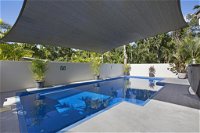Tropical private holiday house with pool - Internet Find