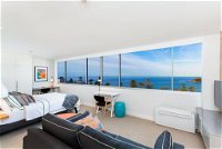 Ultrachic executive beach apartment - Click Find