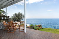 Unbelievable Clifftop Townhouse with Ocean Views - Click Find