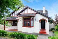 Victor Harbor Cottage 'Cornhill' - Pet Friendly - Seniors Australia