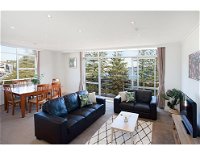 View Of Manly Pines And Waves From Large Apartment - Australian Directory
