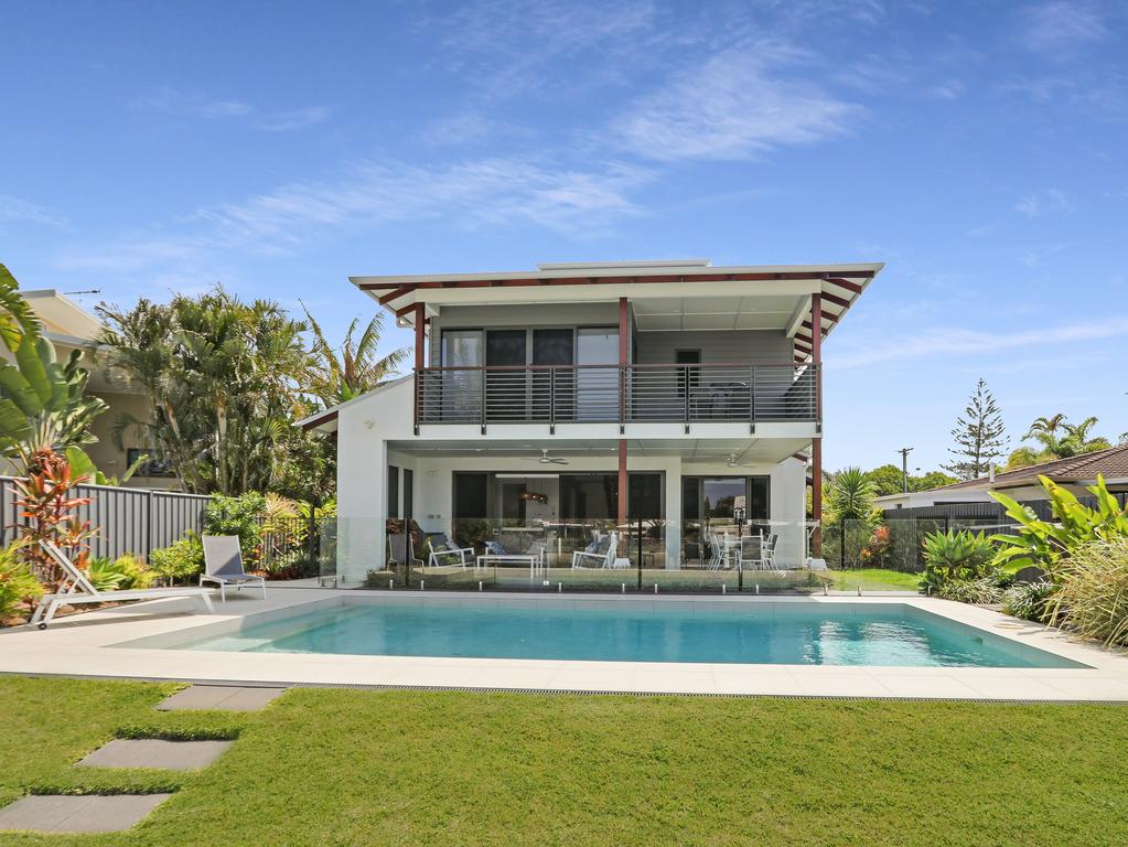 WATERFRONT HOME BORDERING MOOLOOLABA