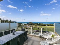 WATERFRONT THREE- In the heart of Lorne - Renee